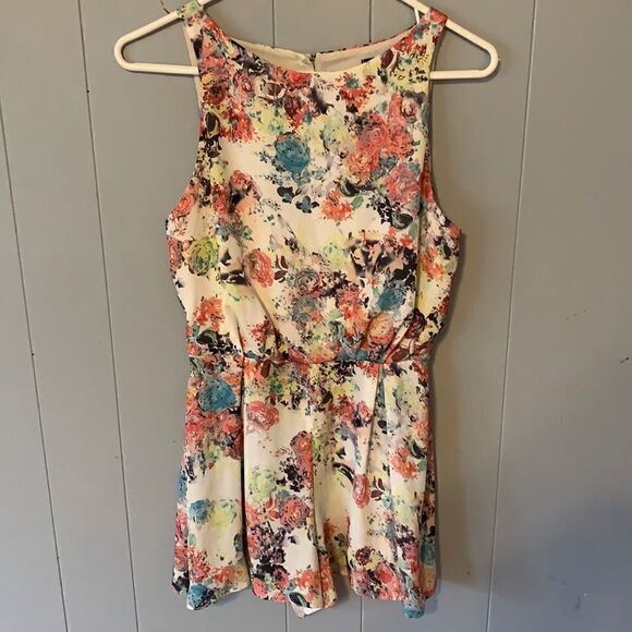 You Floral Romper Size XS - Picture 1 of 2